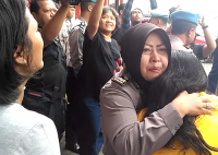 Makian Keluarga ke Pembunuh Dera: Keluar Penjara, Mati Kau!