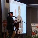 Acungkan Kartu Merah, Fahri: Ini Komando untuk Peringati Pemerintah