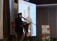 Acungkan Kartu Merah, Fahri: Ini Komando untuk Peringati Pemerintah