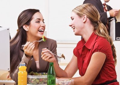 https://www.kricom.id/gambar/berita/2018/12/makanan-sehat-di-Tempat-kerja_web-min-51553-400x286.jpg